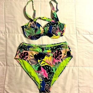 Bright Floral Bikini🌸🌺🌴